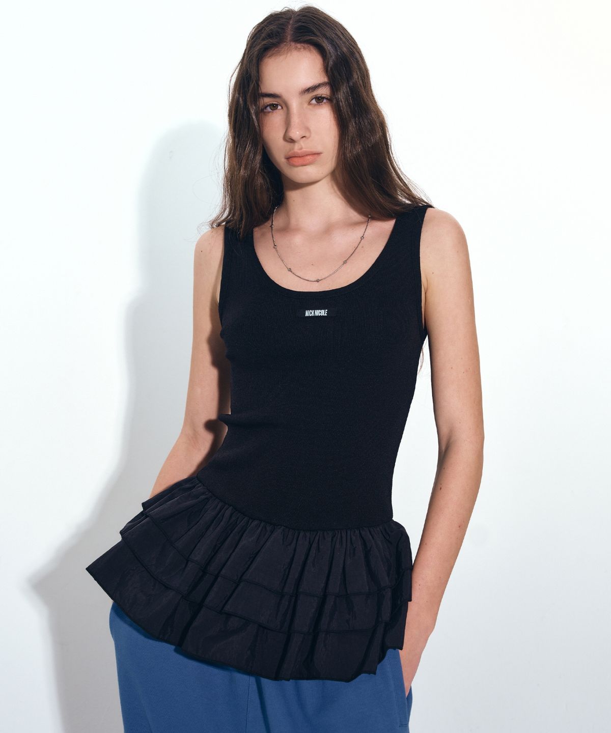 닉앤니콜(NICK&NICOLE) NICOLE MULTI FRILL SLEEVELESS TOP_BLACK