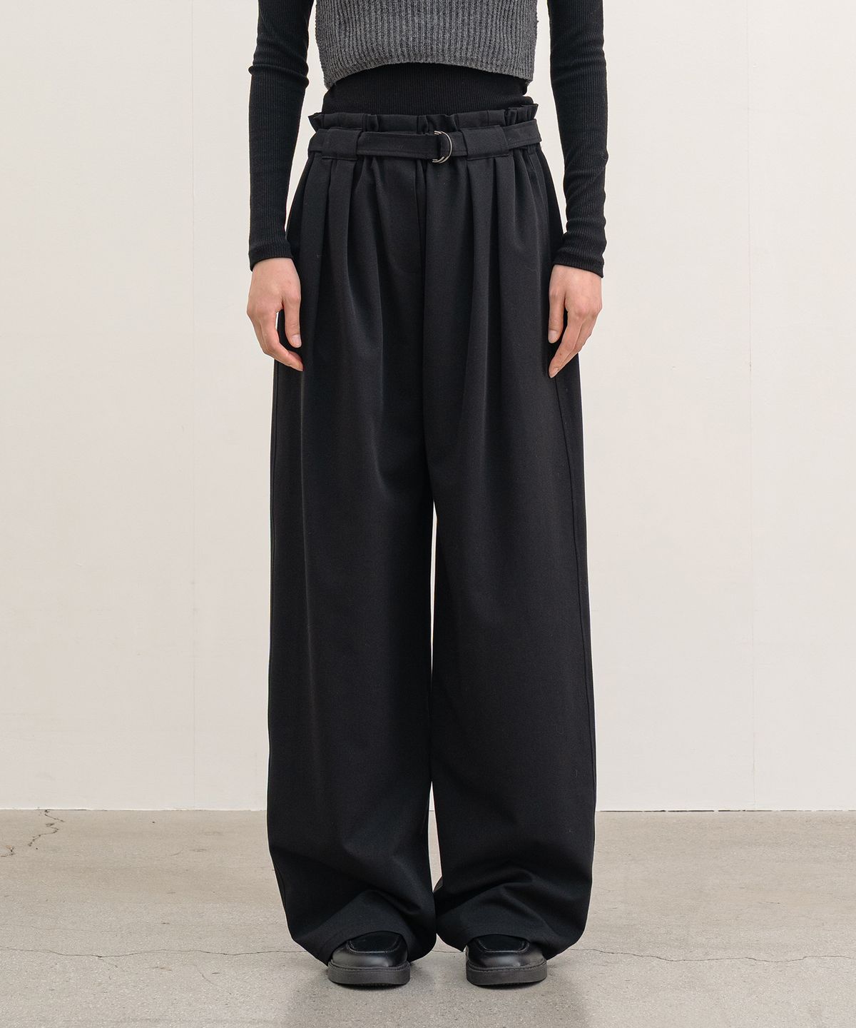 클루니(CLUNY) Pintuck Belted Wide Pants - Black