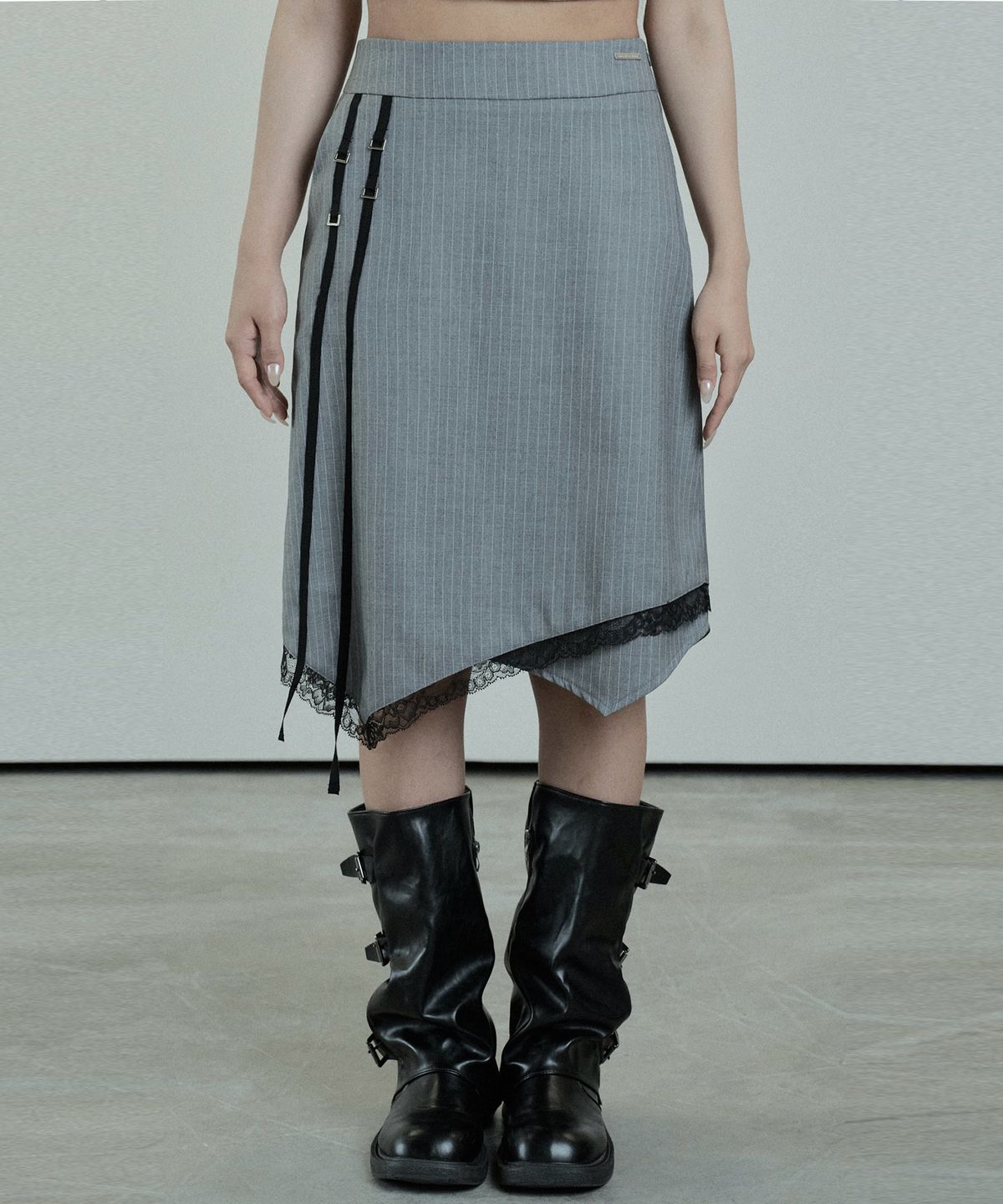 에트오소메(ETRE AU SOMMET) Stripe Lace MIdi Skirt (Gray)