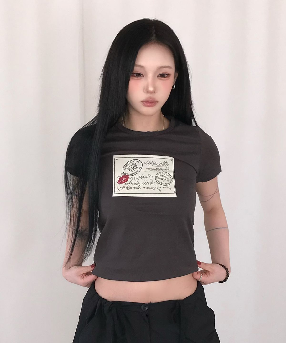 세이에(SEIIE) 우표 디스트로이드 데미지 티 Charcoal
