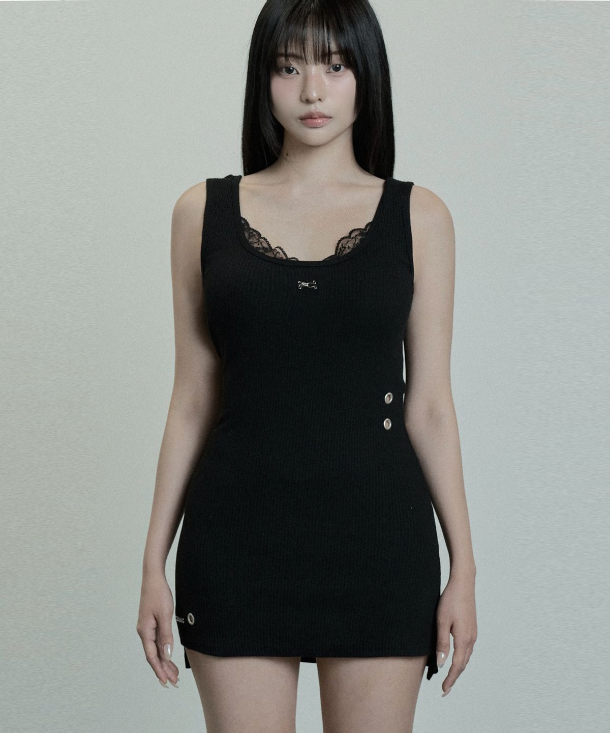 에트오소메(ETRE AU SOMMET) Eyelet Lace One-piece (Black)