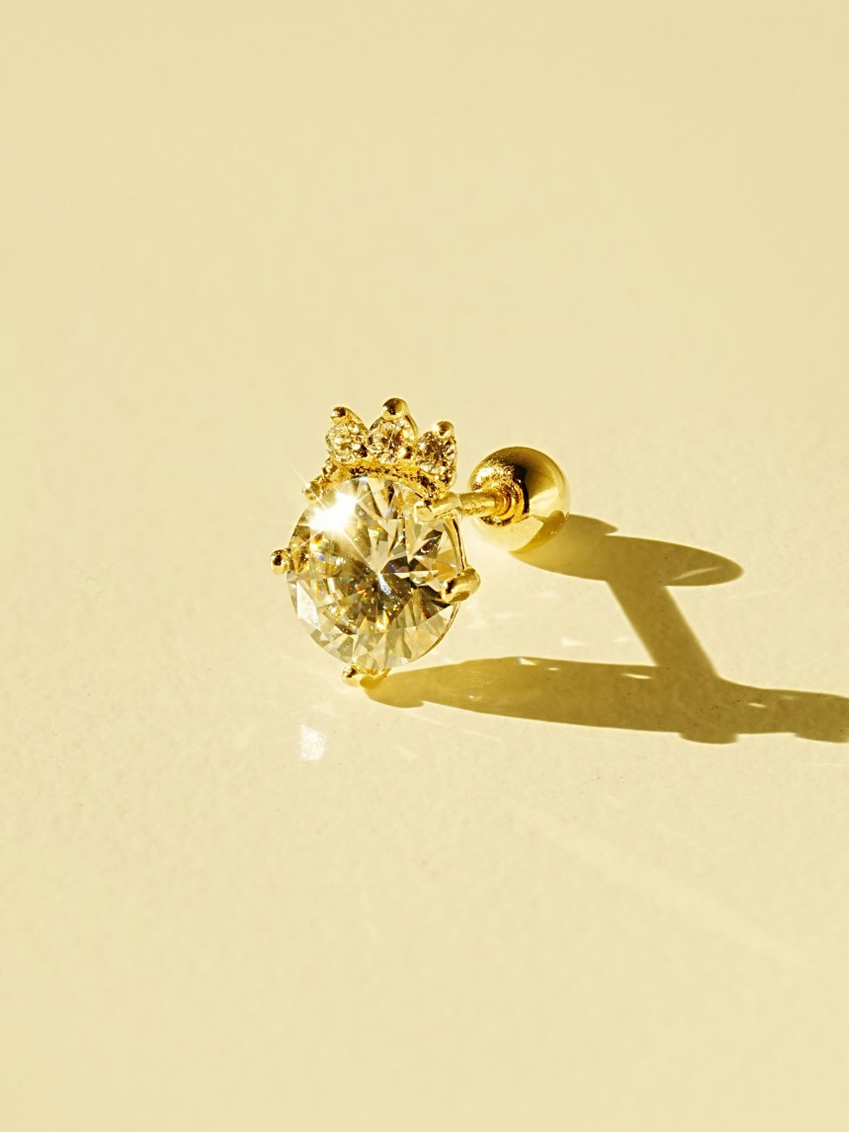 미니멀피어싱(MINIMALPIERCING) 14K 모이사나이트 다이아 로열 크라운 피어싱 귀걸이