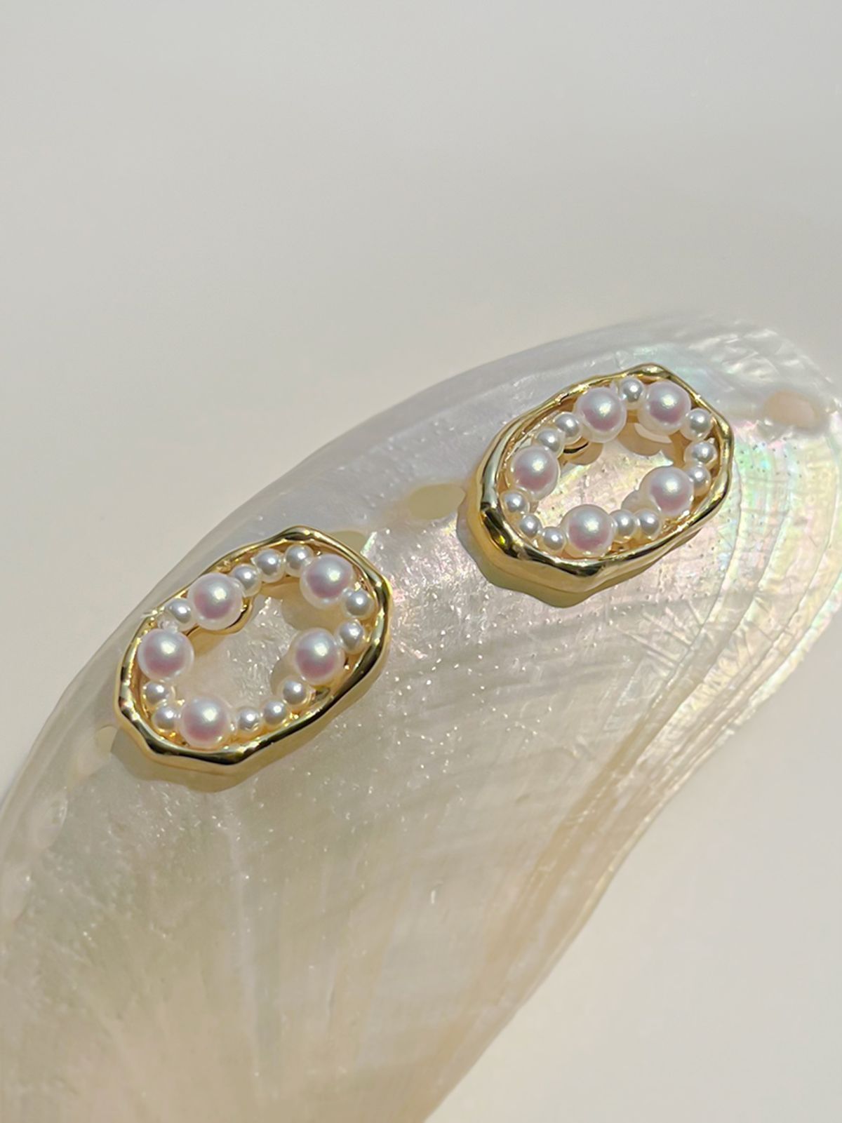 소수(SOSOO) Pearl Oval Gold Earrings