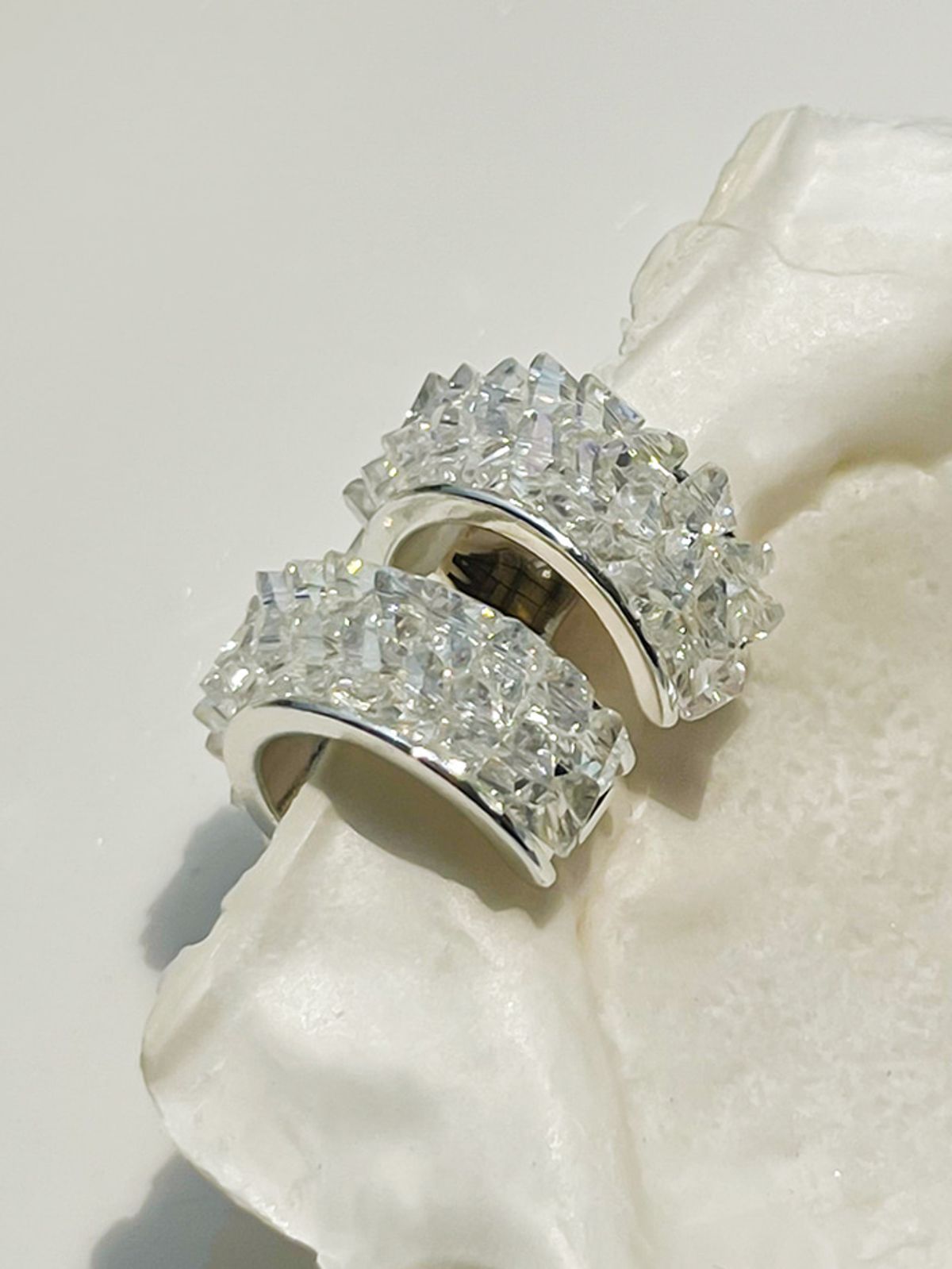 소수(SOSOO) Crystal Bold Ring Earrings