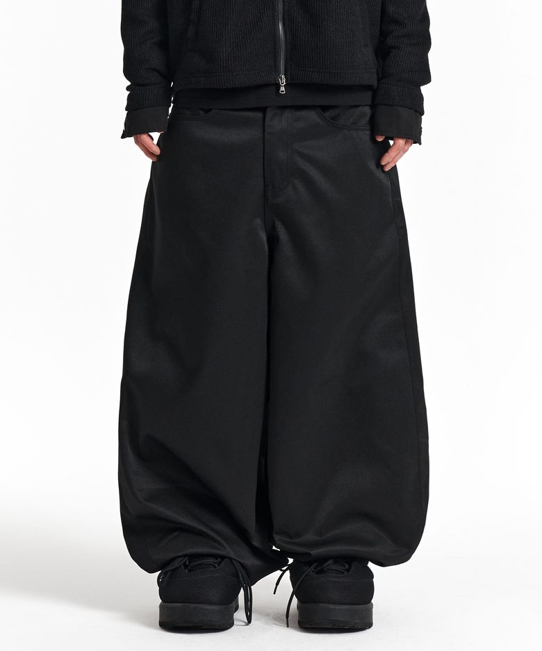 Obsidian Coated Balloon Denim Pants (Black)