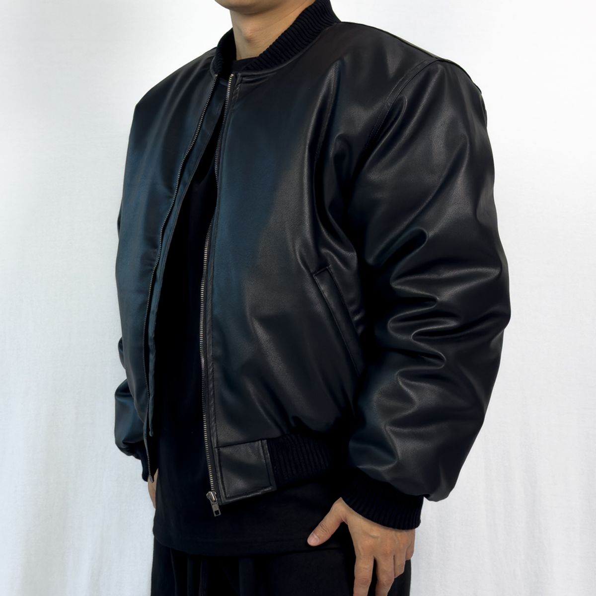 파시엔시아(PACIENCIA) 와이드 숄더 FAKE LEATHER 패딩 자켓