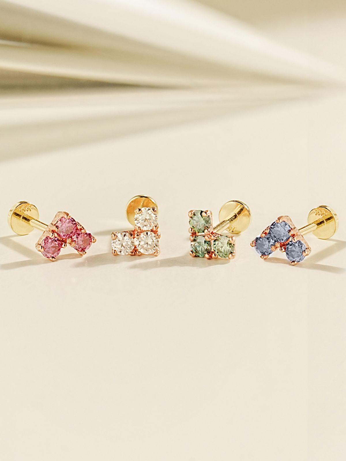 미니멀피어싱(MINIMALPIERCING) [0.8mm]14K 인터널 모이사나이트 다이아 블럭 하트 라블렛 피어싱 귀걸이