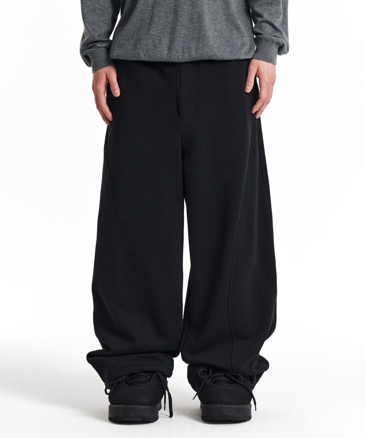 기철(KICHUL) 4 Button Extended Baggy Sweatpants (Black)