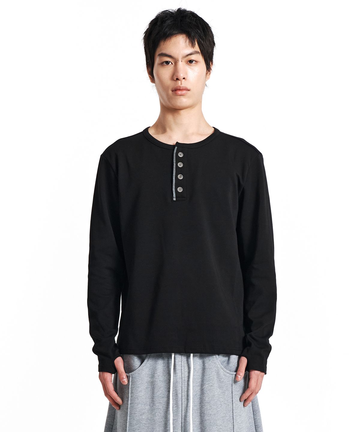 기철(KICHUL) Essential Henley Long sleeve (Black)