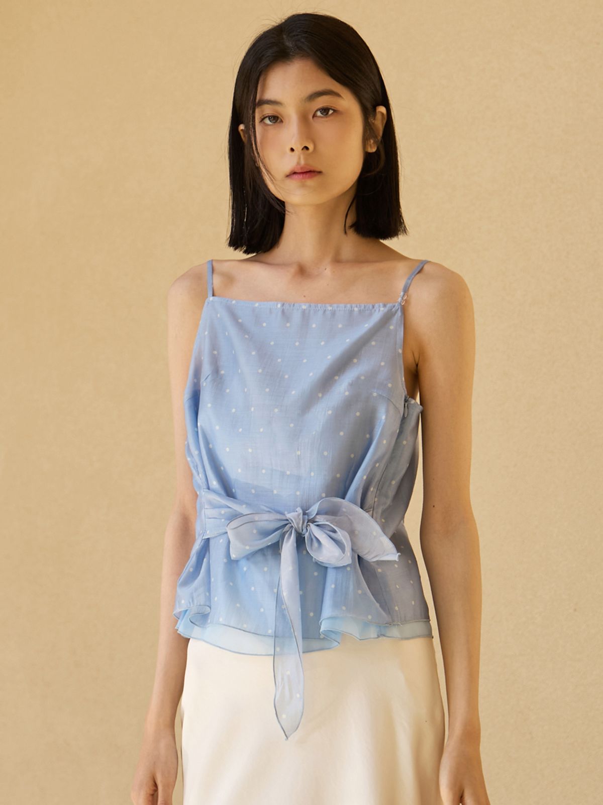 히비스커스블룸(HIBISCUS BLOOM) 폴카닷 슬리브리스 블라우스 [Blue]