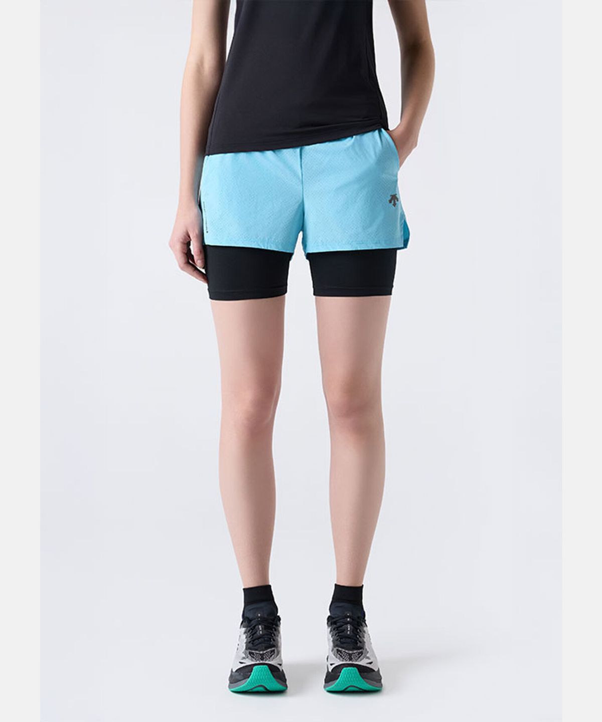 데상트(DESCENTE) 러닝 벤틸레이션 2IN1 4인치 쇼츠 민트(SQ323RHP72)