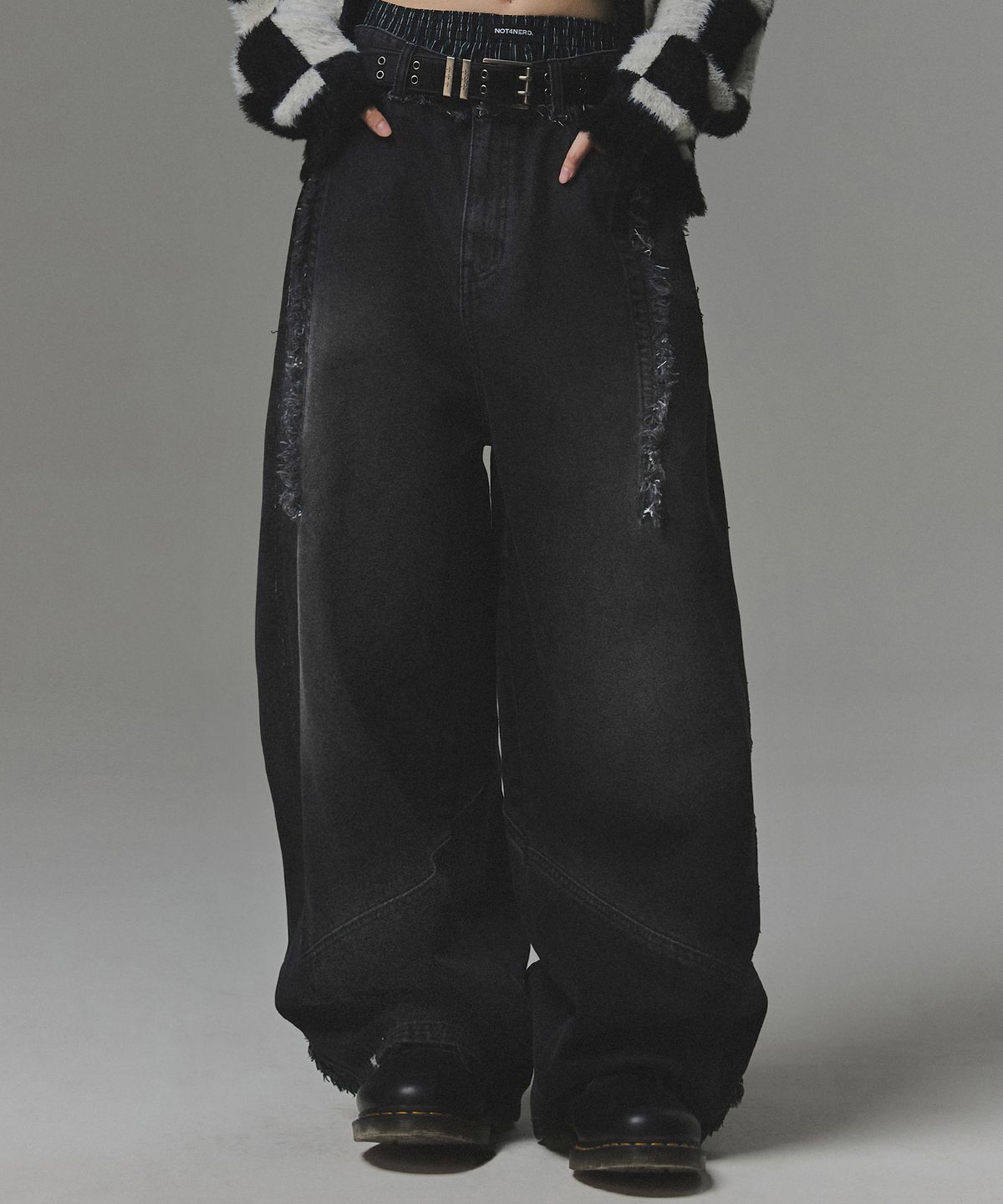 낫포너드(NOT4NERD) Multi Cut Off Curved Denim Pants - Black