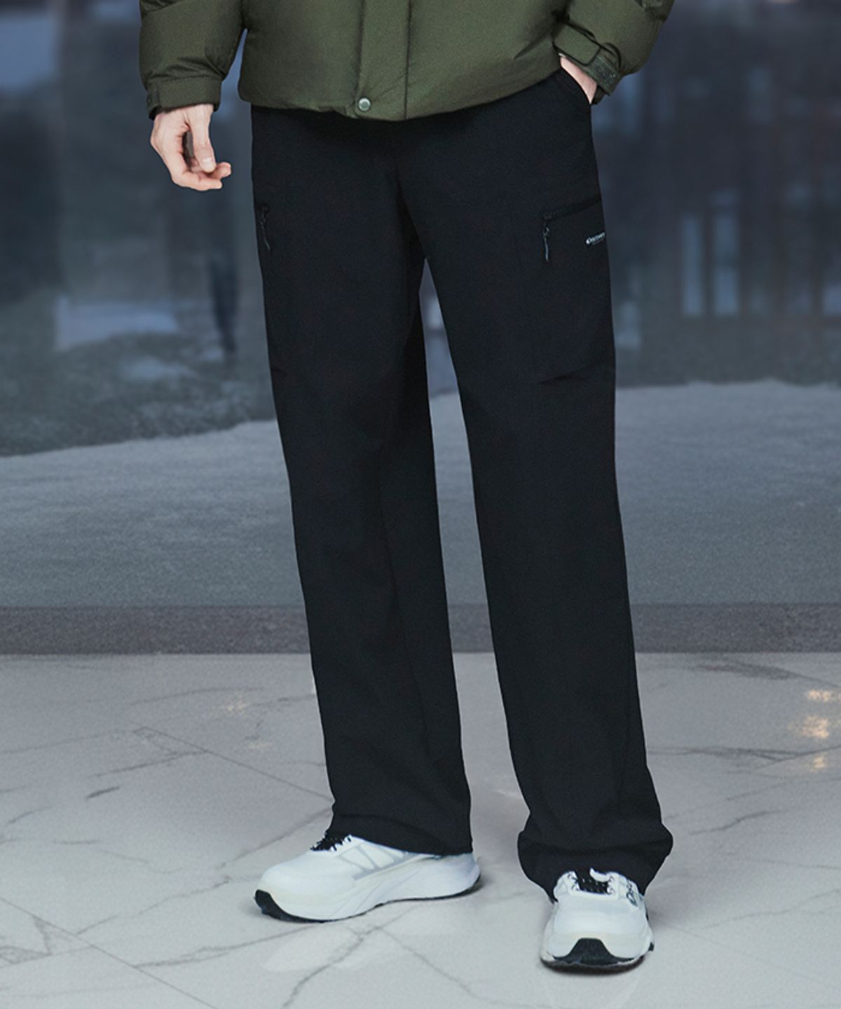디스커버리 익스페디션(DISCOVERY EXPEDITION) 남성 벨티드 파라슈트 카고팬츠 (BLACK)