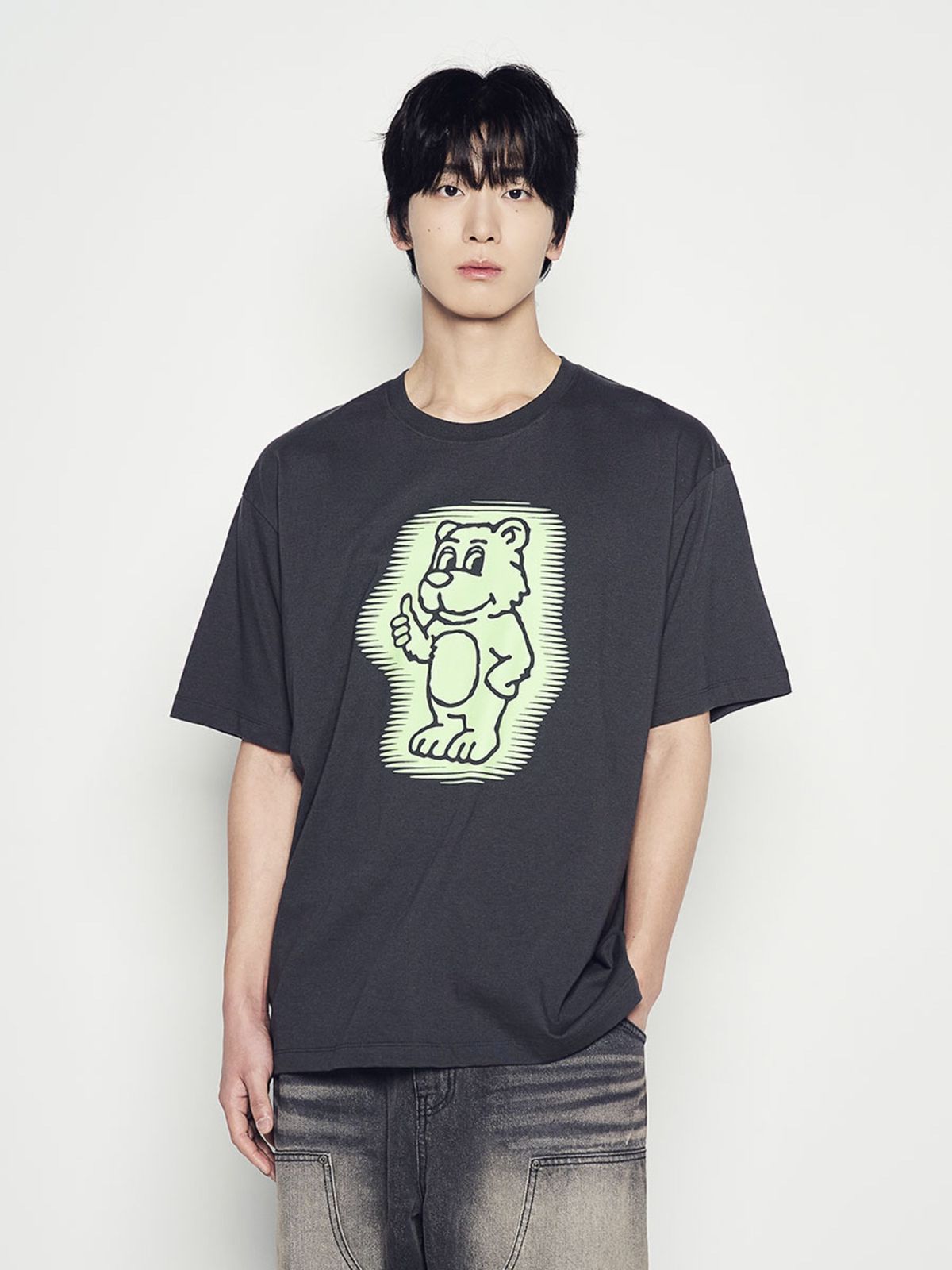아크메드라비(ACME DE LA VIE) AC BEAR NEON GLOW IN THE DARK SHORT SLEEVE T-SHIRT (3 COLOR)