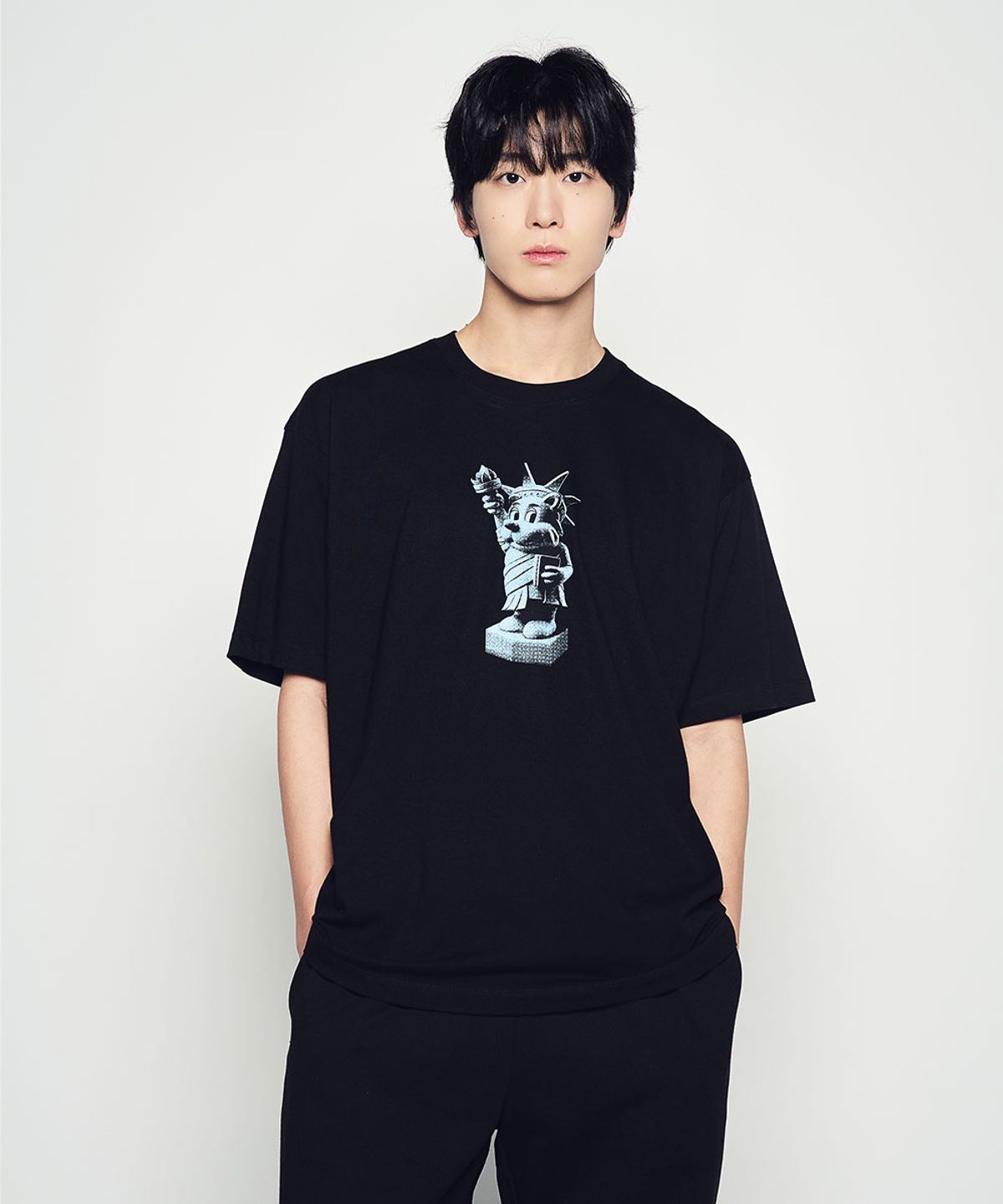 아크메드라비(ACME DE LA VIE) AC BEAR STATUE OF LIBERTY SHORT SLEEVE T-SHIRT (3 COLOR)