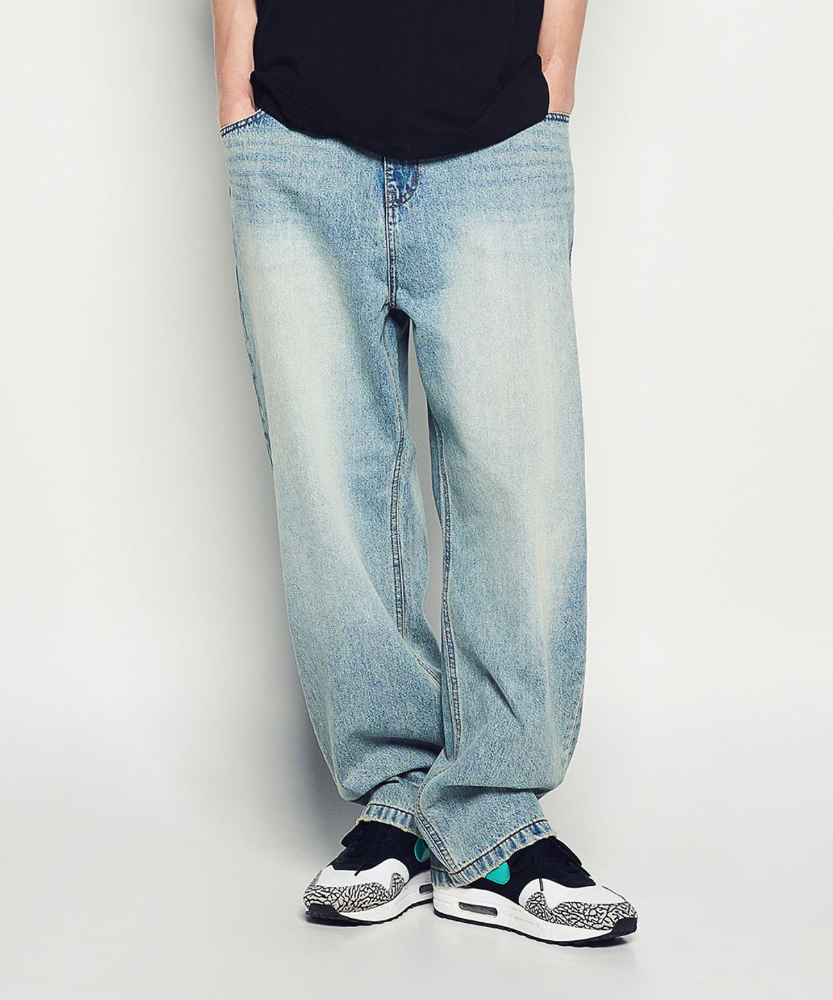 아크메드라비(ACME DE LA VIE) TAPERED FIT WASHING DENIM PANTS (2 COLOR)