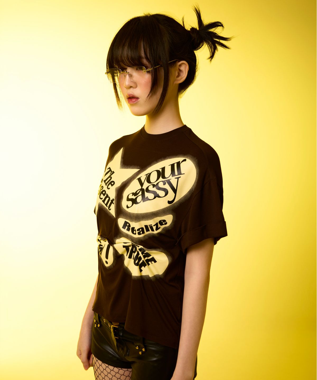 유얼쎄시(YOUR SASSY) Roll-Up Pin Tuck Tee (BROWN)