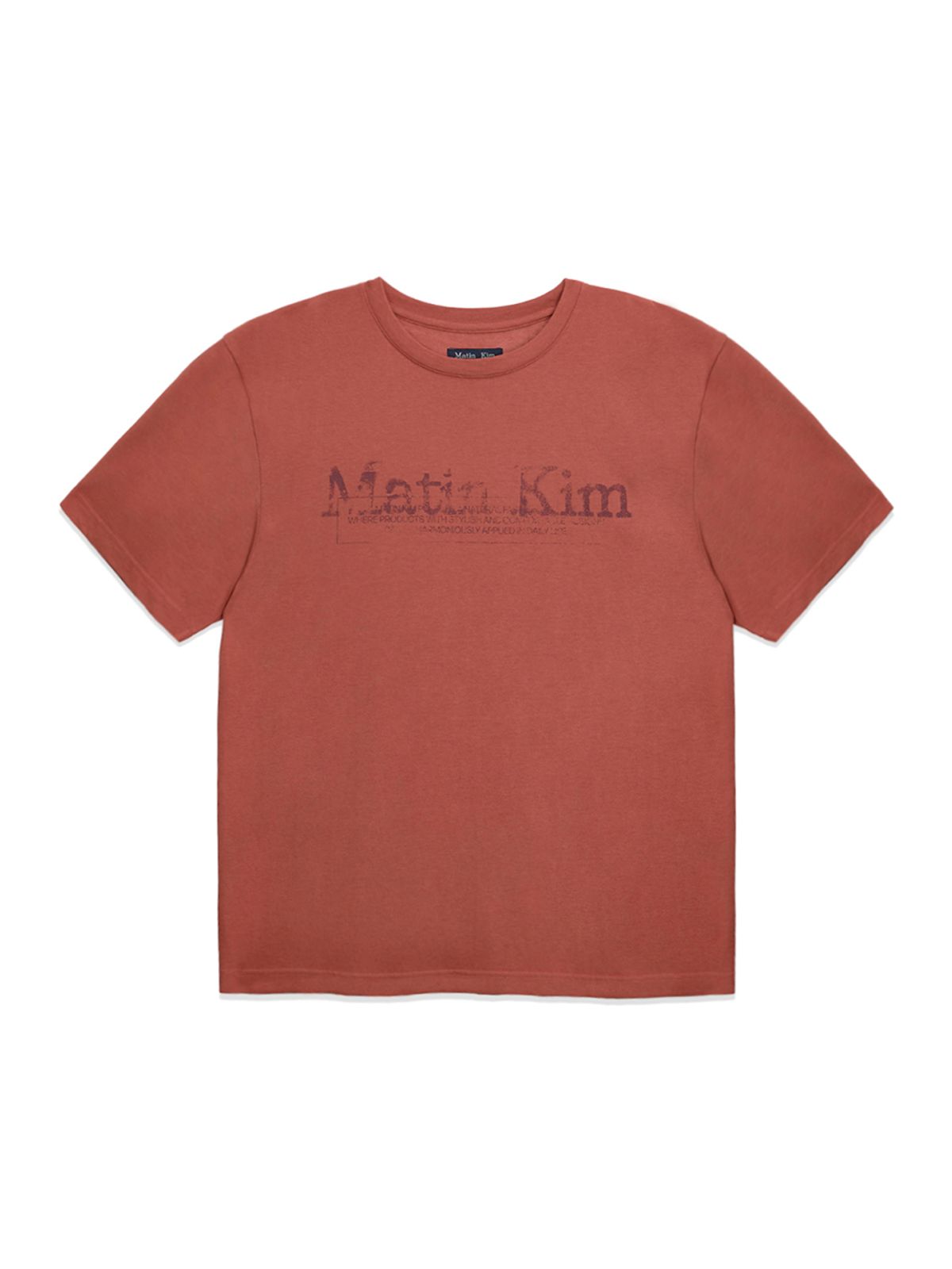 마뗑킴(MATIN KIM) STAMP LOGO GRAPHIC OVERSIZE TOP FOR MEN IN BRICK
