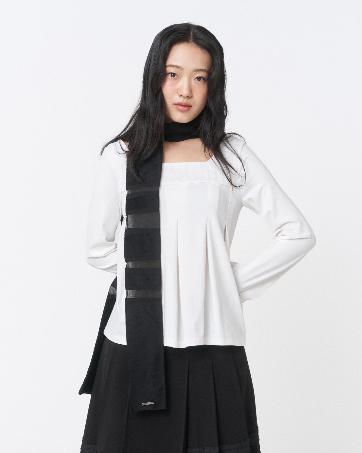 미세키서울(MISEKI SEOUL) Accordion pleats top WHITE