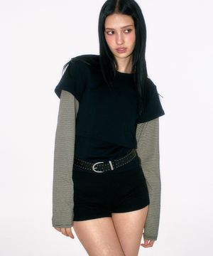 소매 레이어드 스트라이프 배색 라운드넥 티셔츠 [블랙]