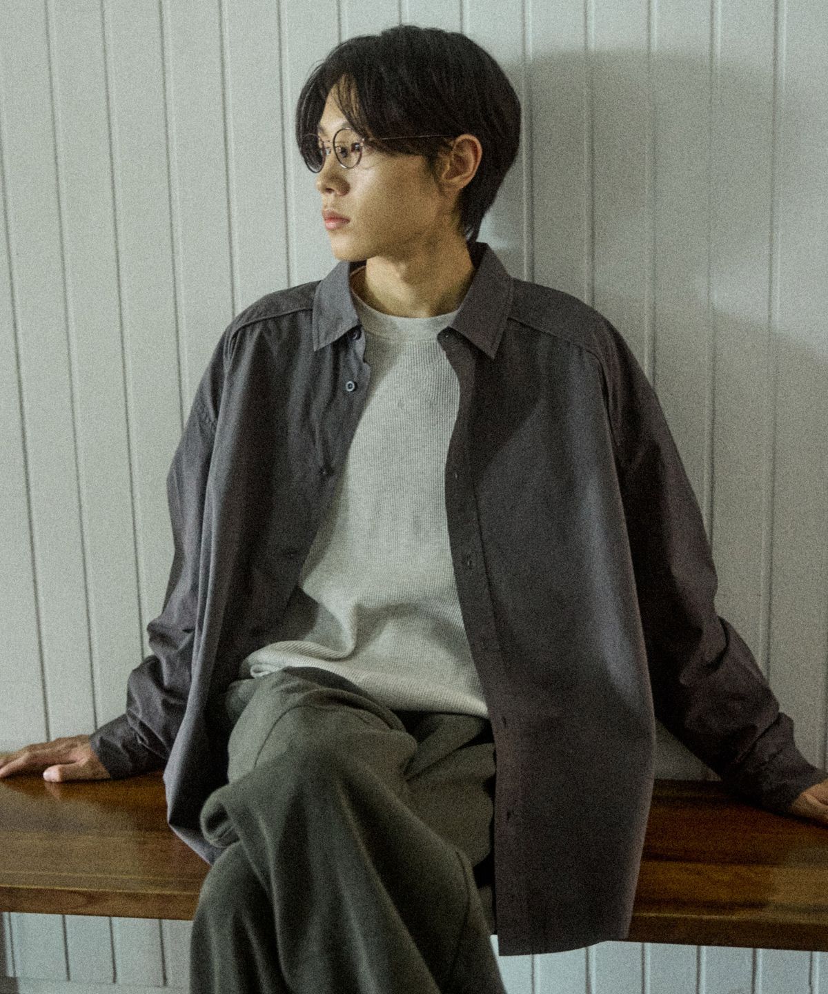 꼬모니노즈(COMONINOZ) COTTON PIPING SHIRT [CHARCOAL]