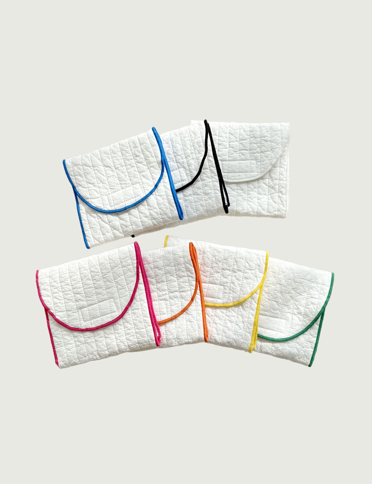 베스티(BESTY) 레인보우 매직데이 파우치(Rainbow Magic Day Pouch)