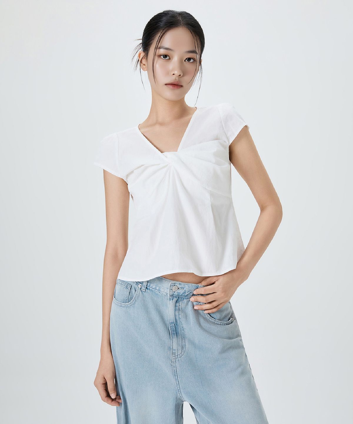 미쏘(MIXXO) 캡소매 꼬임 블라우스 MIWBLG917G
