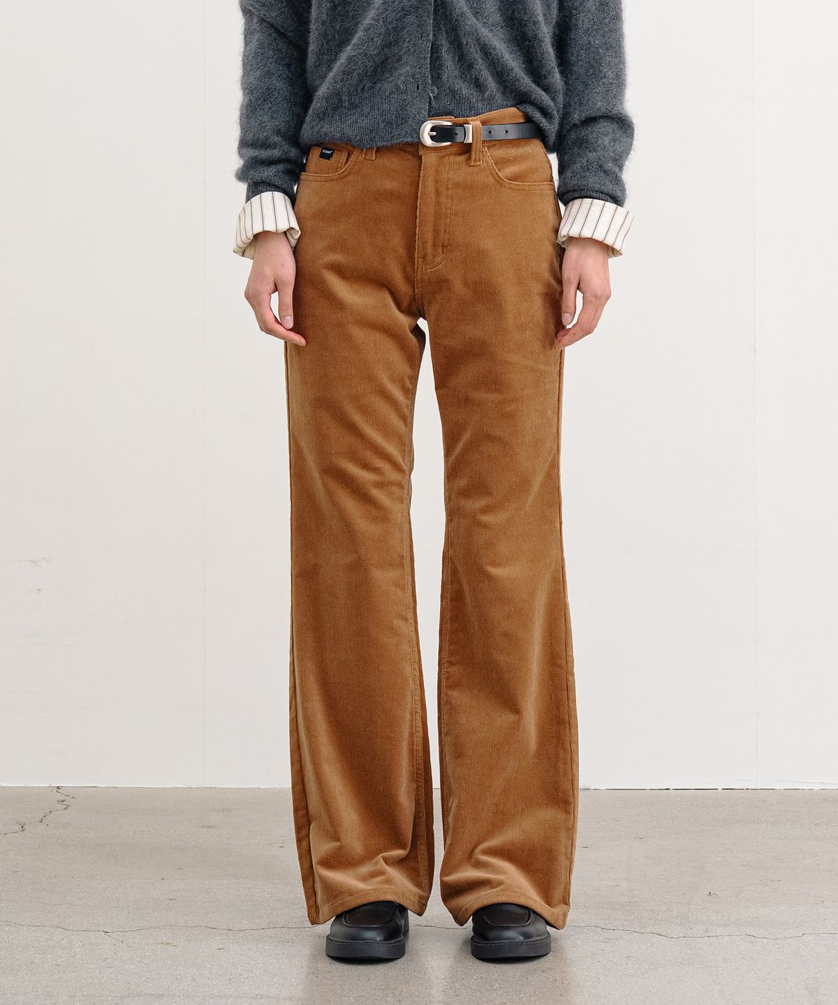 클루니(CLUNY) 16-Wale Semi Bootscut Corduroy Pants - Brown