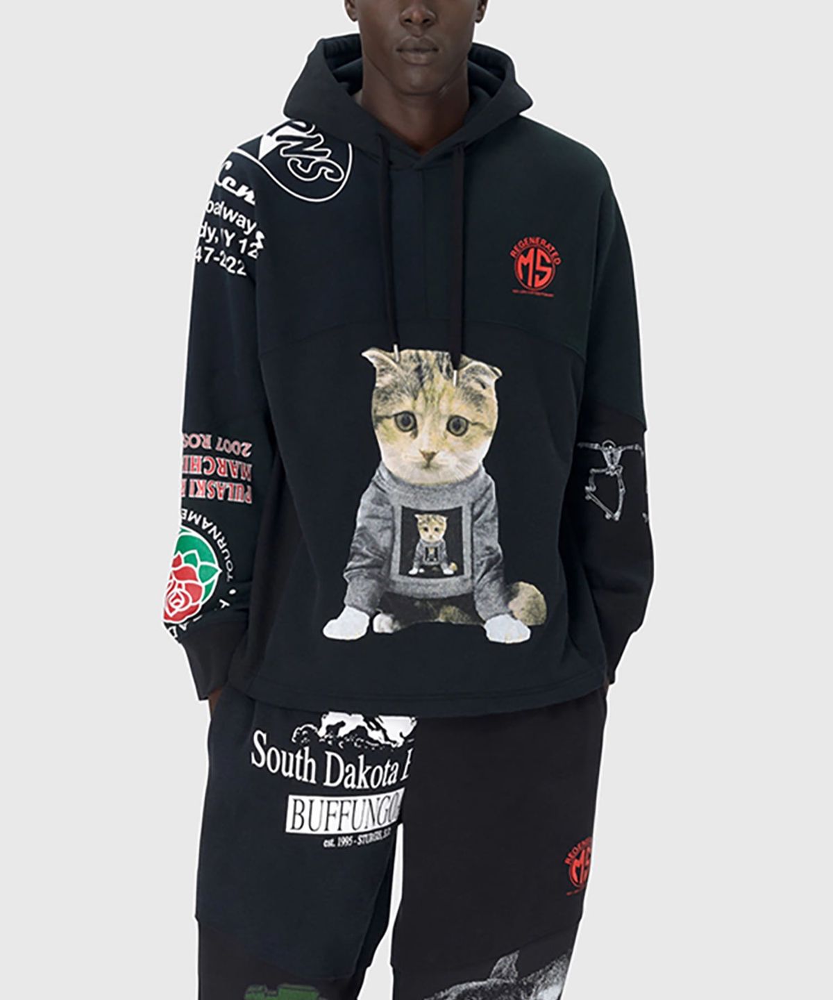 마린 세르(MARINE SERRE) (U) 리제너레이티드 그래픽 스웨트셔츠 후디 블랙 REGENERATED GRAPHIC SWEATSHIRTS HOODIE BK99 BLACK