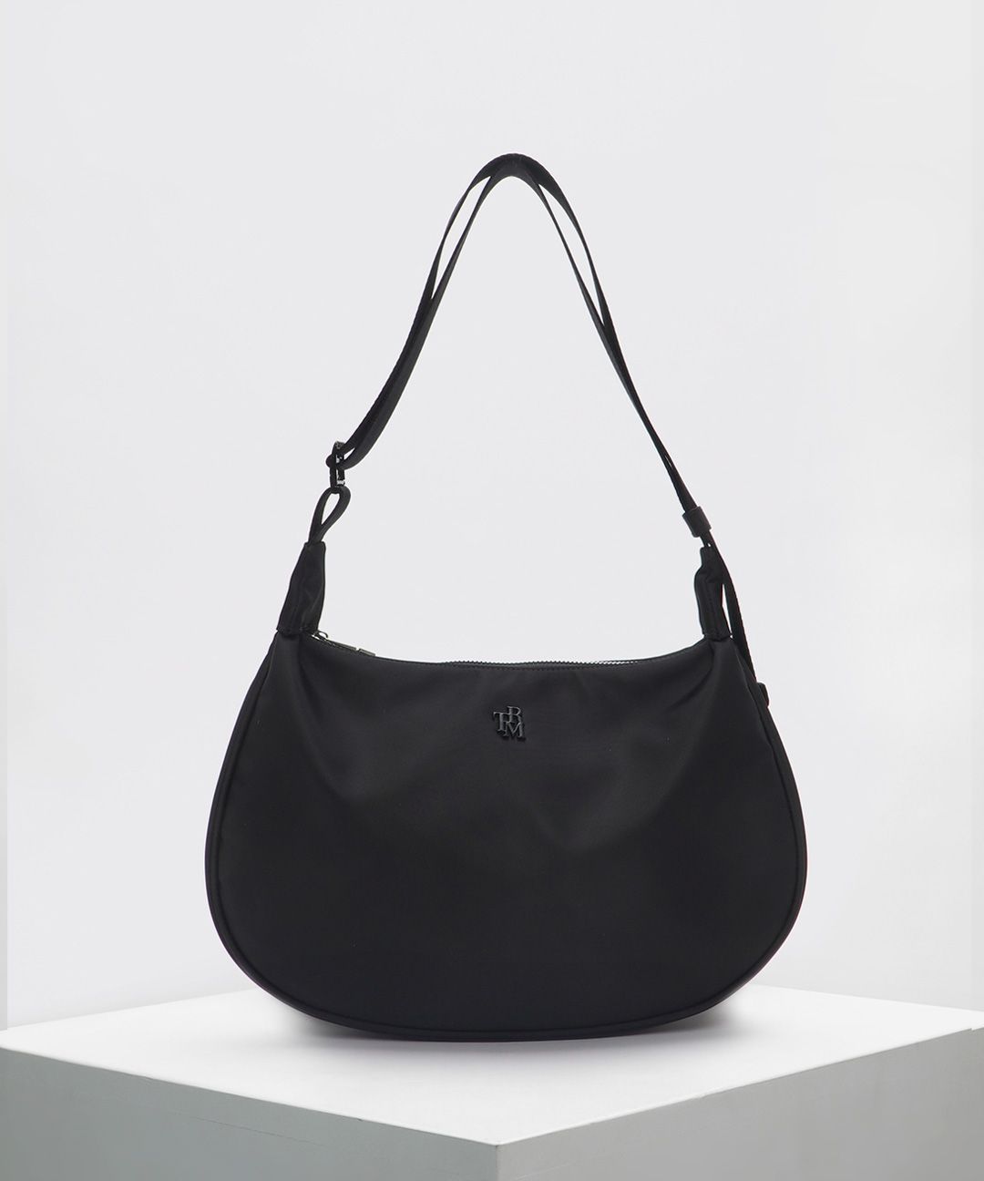 ☆韓国の人気☆【MCLANEE】☆981 Mopen shoulder ba.g☆関税込☆ Shop Shoulder Bags at MUSINSA