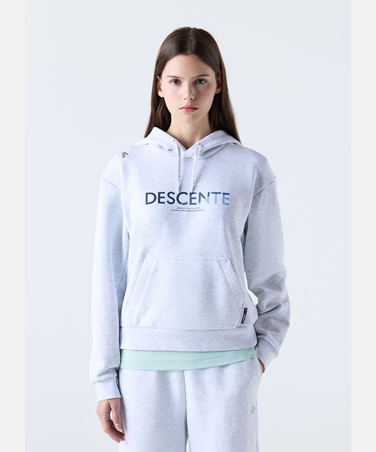 데상트(DESCENTE) 그래픽 스포츠테리 후드 티셔츠 멜란지 그레이(SQ323UHD71)