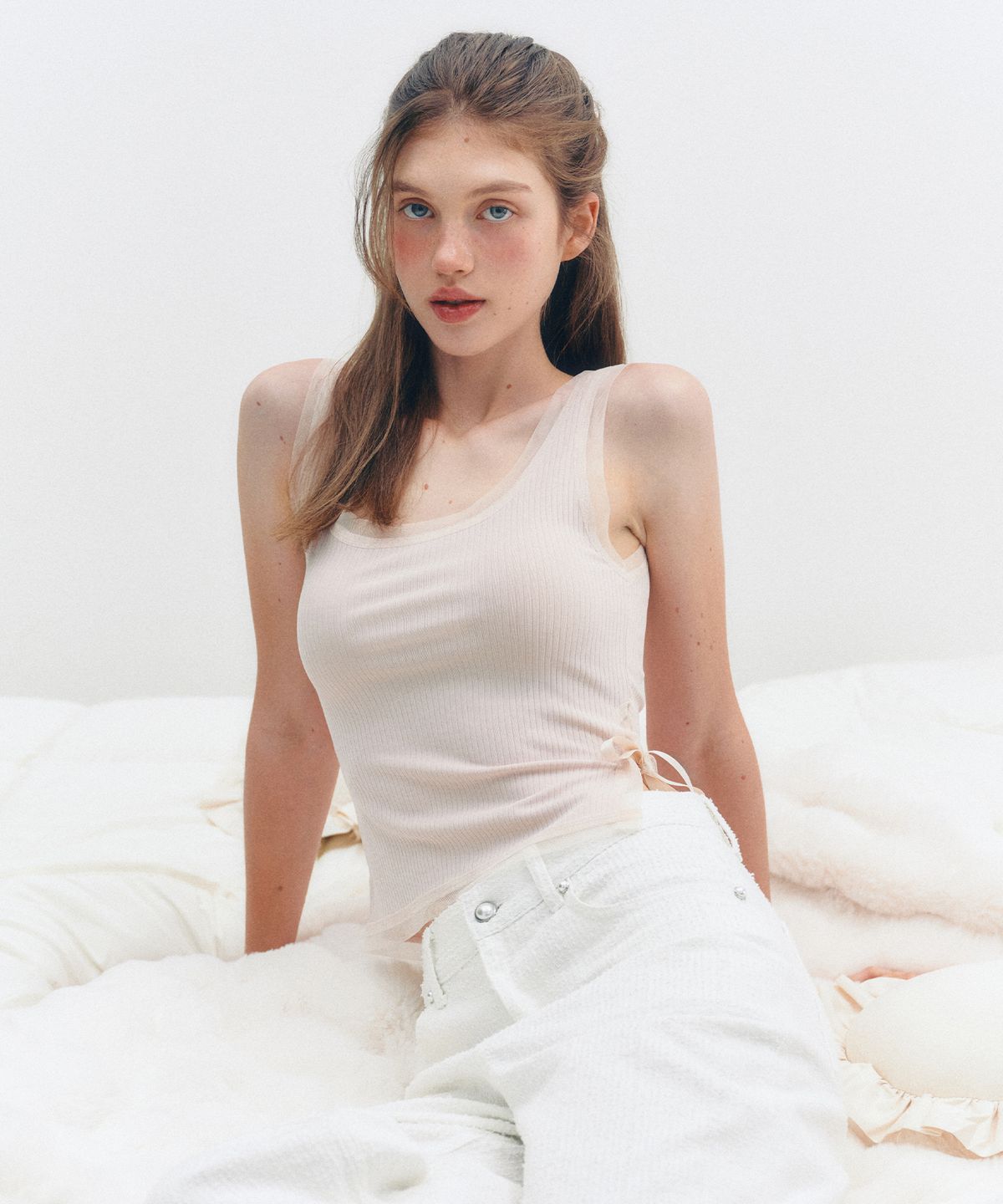 더티스(THETIS) MESH SATIN RIBBON SLEEVELESS SHIRT_TT5S217LP