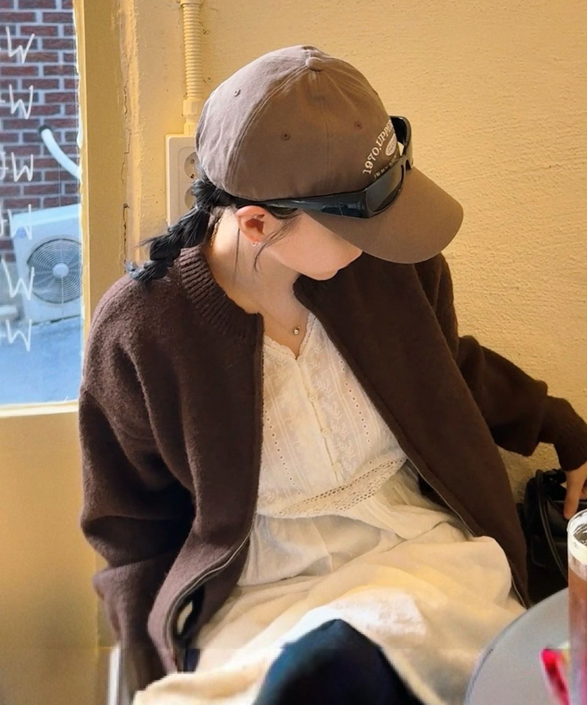 벨로엘(BELLOL) 투웨이 니트 집업 브라운