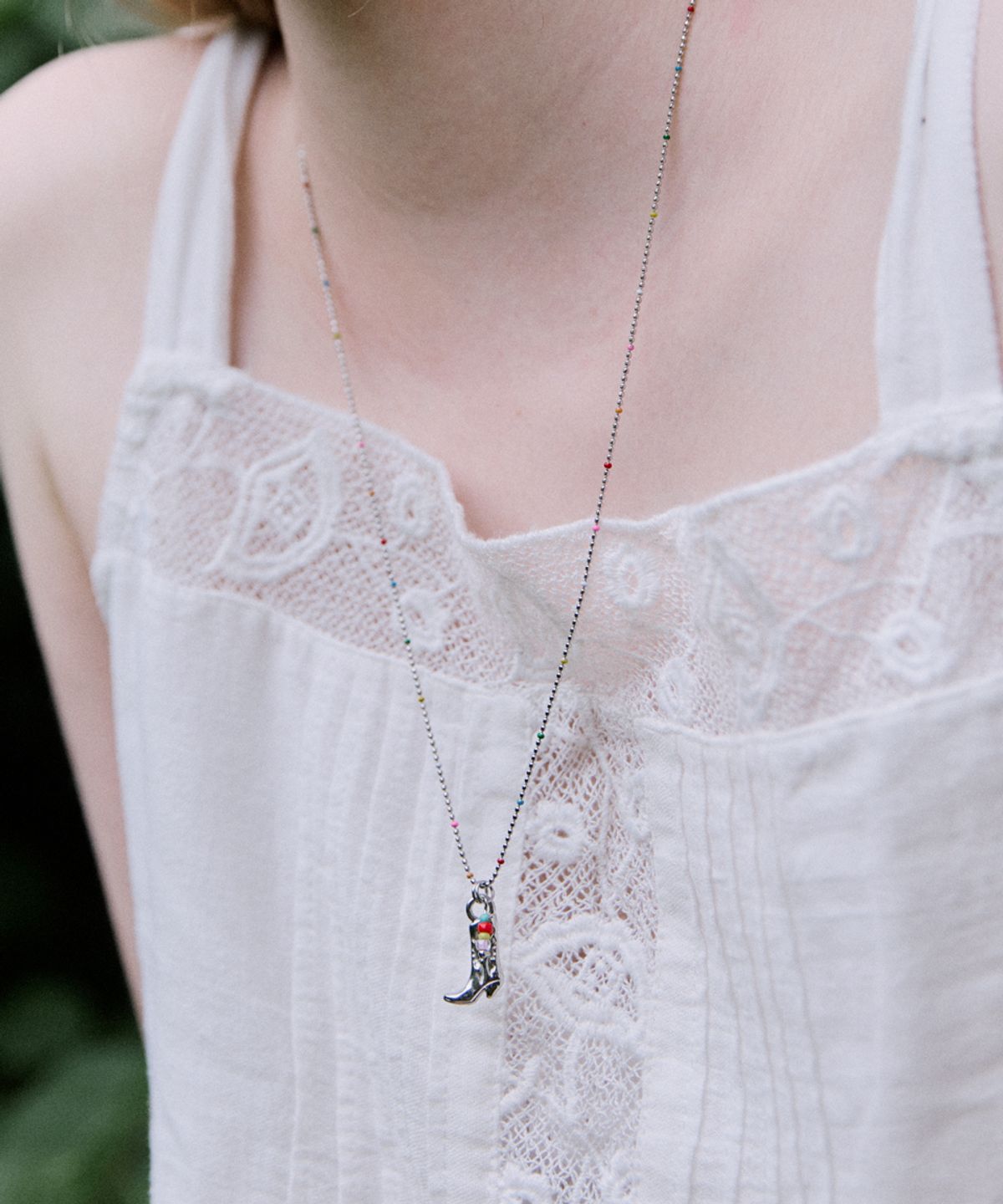 메리모티브(MERRYMOTIVE) Rainbow ball and hippie boots necklace