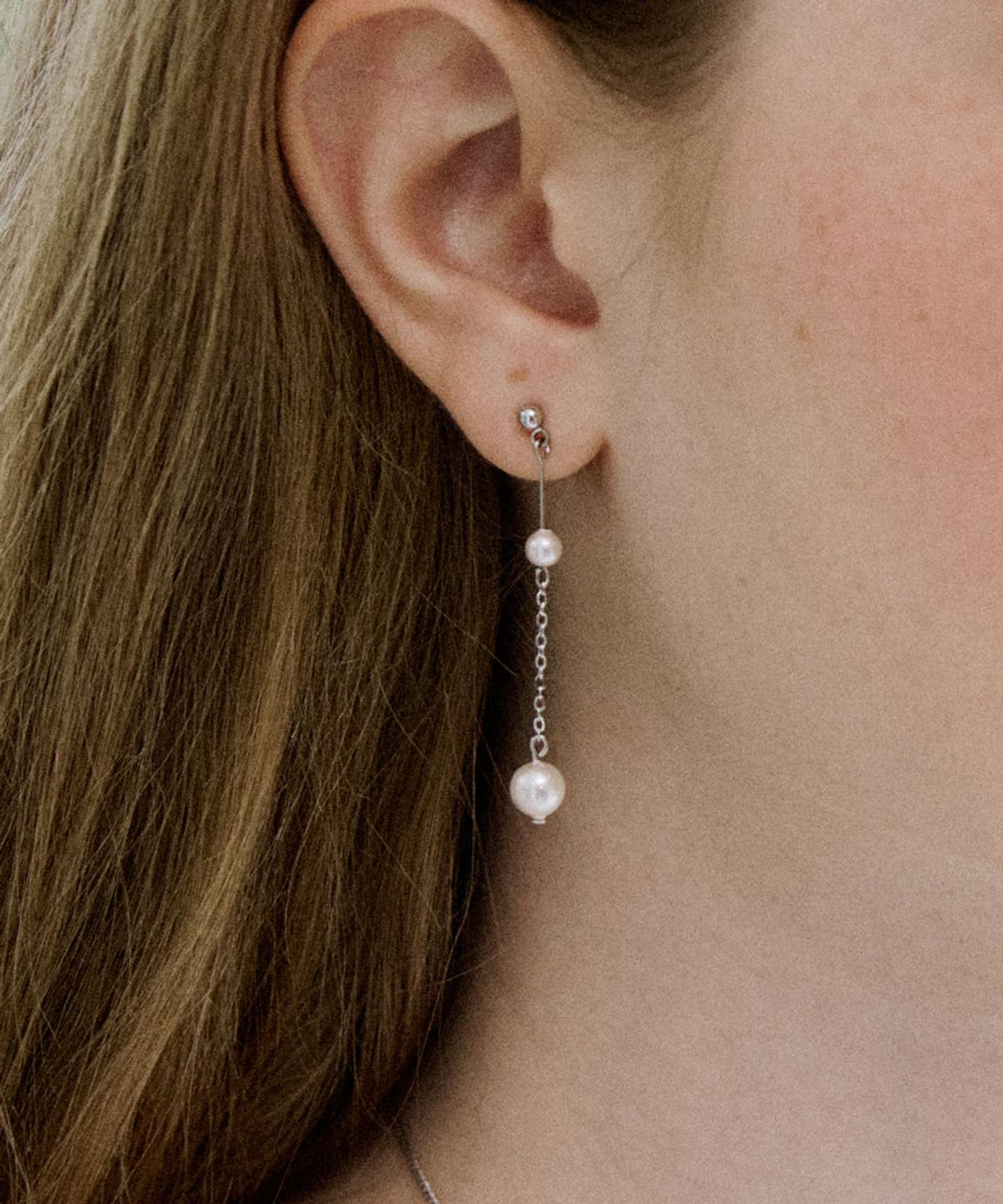 메리모티브(MERRYMOTIVE) White pearl and drop chain earring