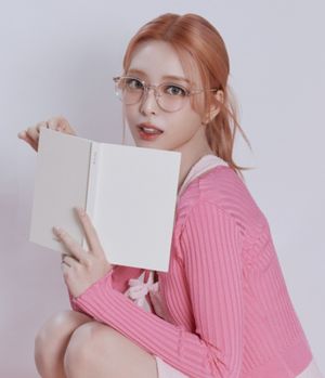 [유나(ITZY) 착용] JOY_모던 크라운 판토 프레임