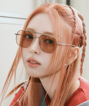 [유나(ITZY) 착용] WILLY_티타늄 오버사이즈 투브릿지 선글라스 [유나(ITZY) 착용]