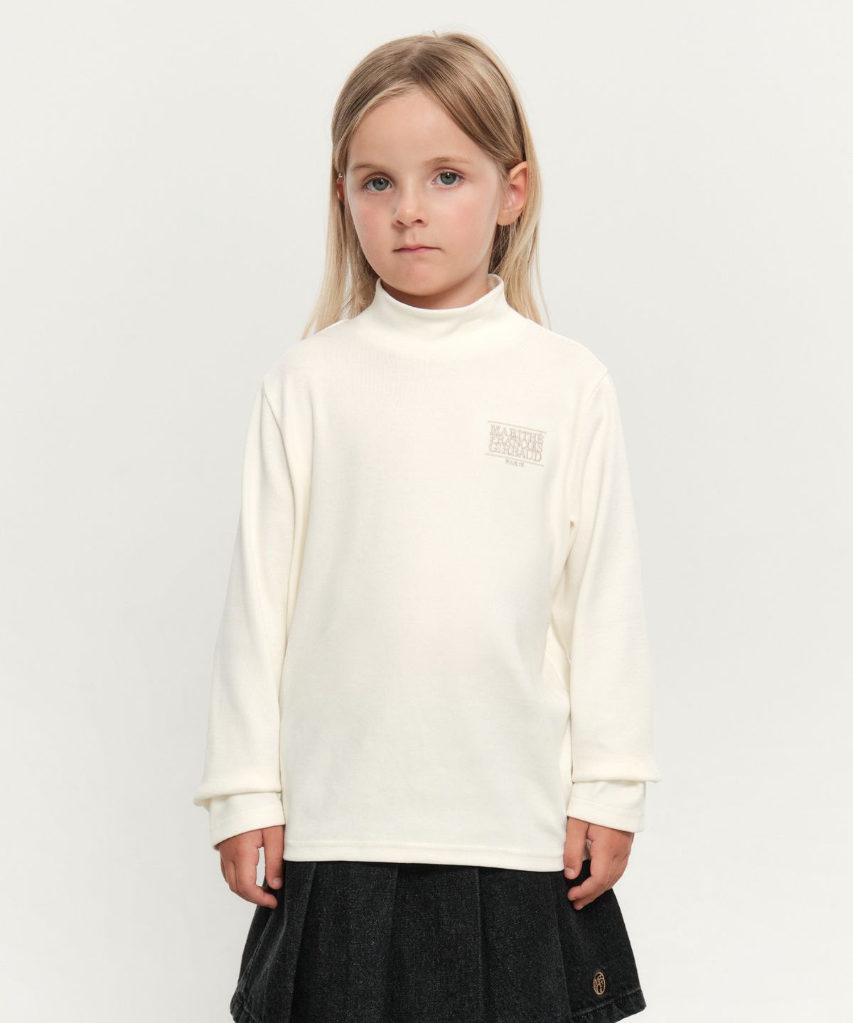 마리떼 키즈(MARITHÉ KIDS) KIDS CLASSIC LOGO HALF NECK LONG SLEEVE ivory