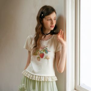 Cest_Strawberry garden lace cropped top