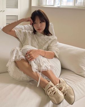 로마리 스웨이드 레이스업 스니커즈 아이보리 FLOTFA3W42