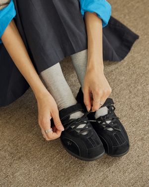 로마리 스웨이드 레이스업 스니커즈 블랙 FLOTFA3W40