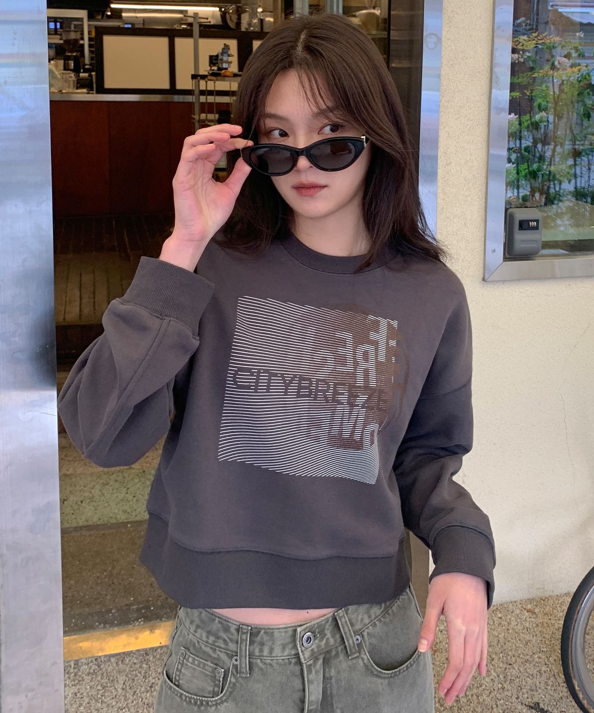시티브리즈(CITYBREEZE) 픽셀 노이즈 스웨트 셔츠_2COLORS