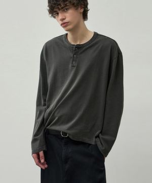 워시드 아일렛 크롭 헨리넥 티셔츠 [차콜]