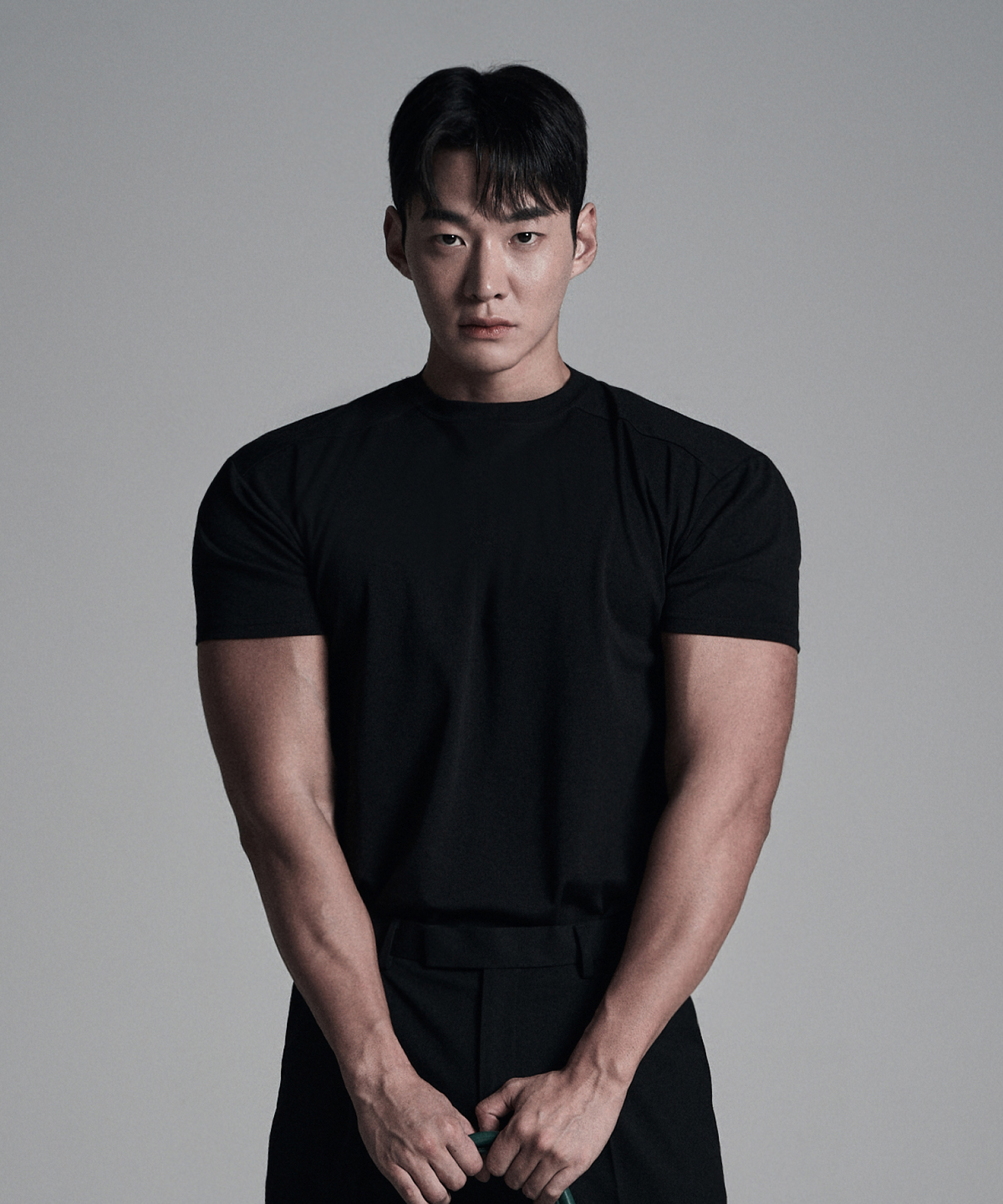 어센더(ASCENDER) 숄더라인 세미 크롭 머슬핏 숏슬리브 [블랙]