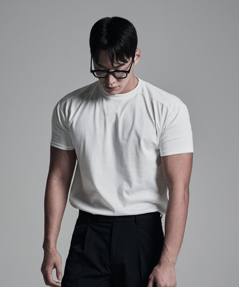 숄더라인 세미 크롭 머슬핏 숏슬리브 [화이트]