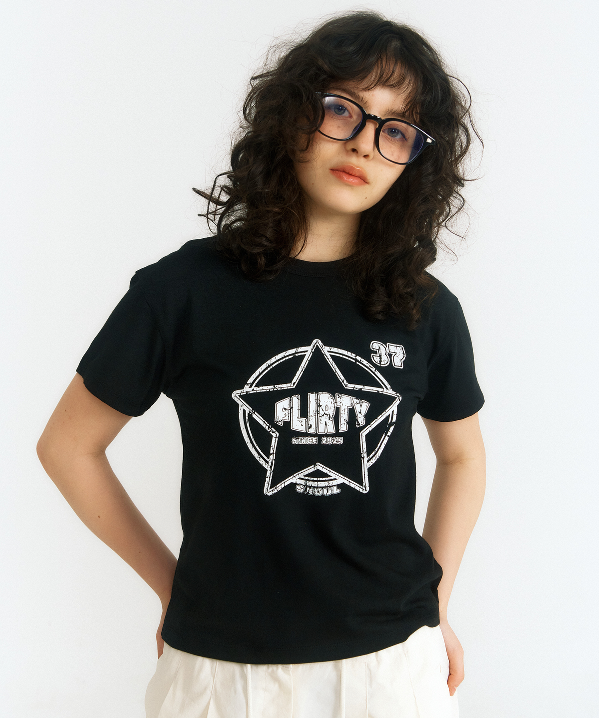 플러티(FLIRTY) FLIRTY 빈티지 로고 티셔츠 (Black)