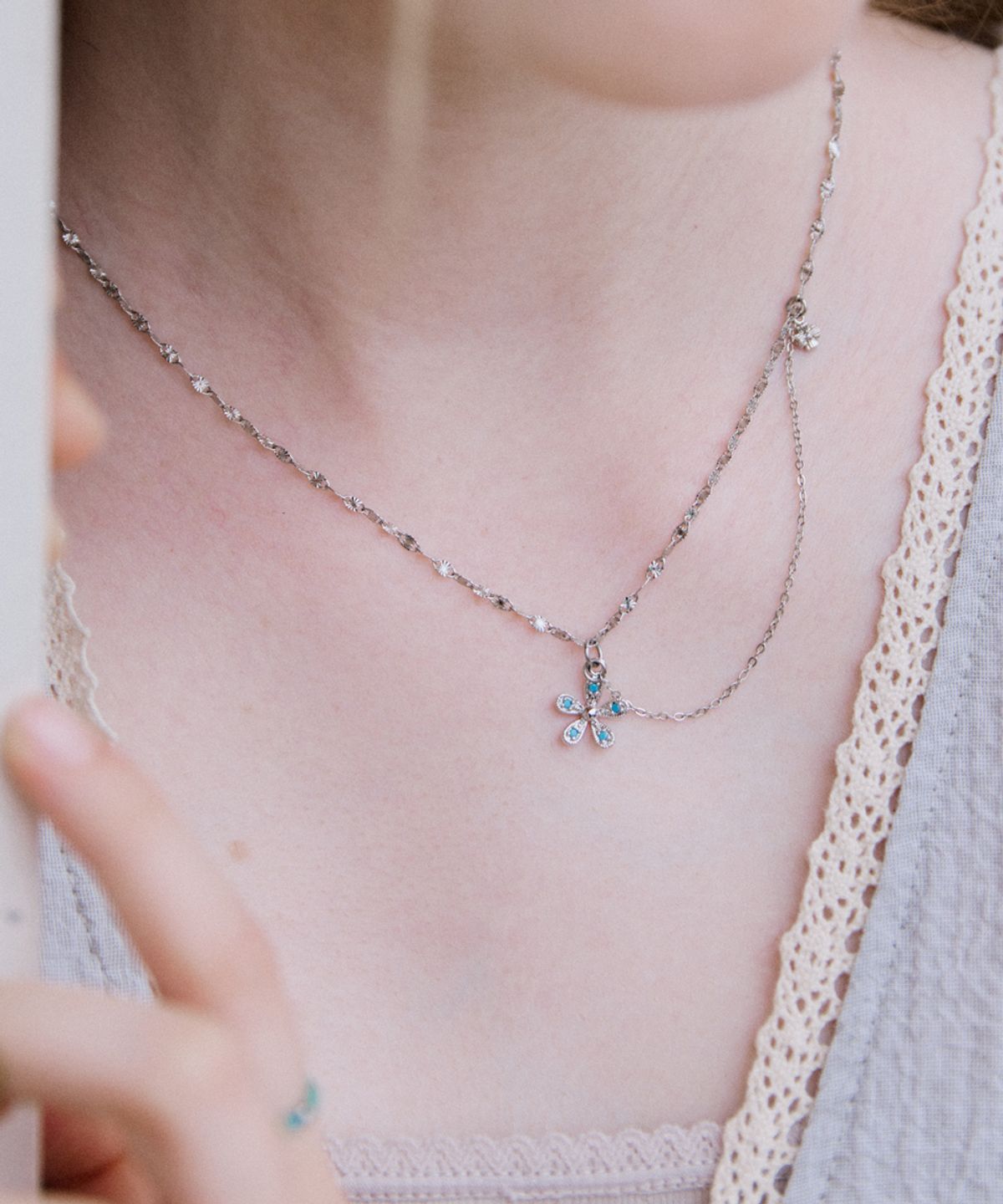 메리모티브(MERRYMOTIVE) Native flower motif chain necklace