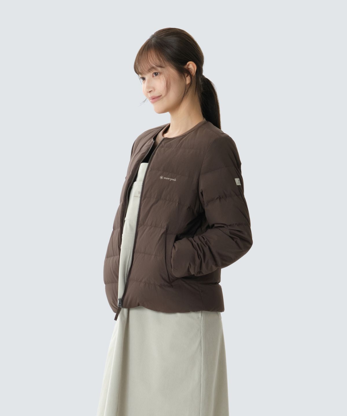 스노우피크 어패럴(SNOWPEAK APPAREL) 랜드 여성 경량 다운 자켓 (S26WWGDJ61) Choco Brown