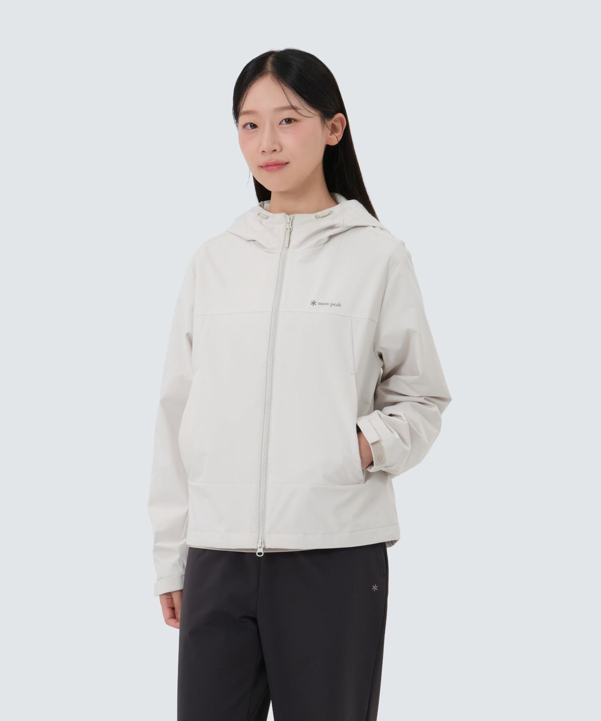 스노우피크 어패럴(SNOWPEAK APPAREL) 2L 여성 티타닉 바람막이 (S25FWTWB31) Light Beige