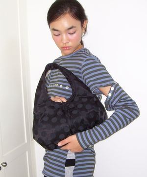 베이비 필로우 토트백 [실크 도트 블랙]